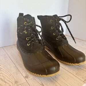 Magellan Outdoors Womens 8B Black Duck Boots Quilted Lace Up Waterproof Winter